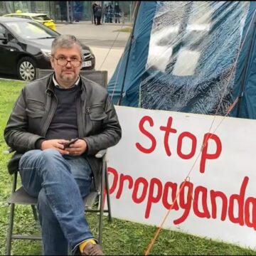 Hadházy Ákos szerint a követ nem kérni kellene a NER-oligarcháktól