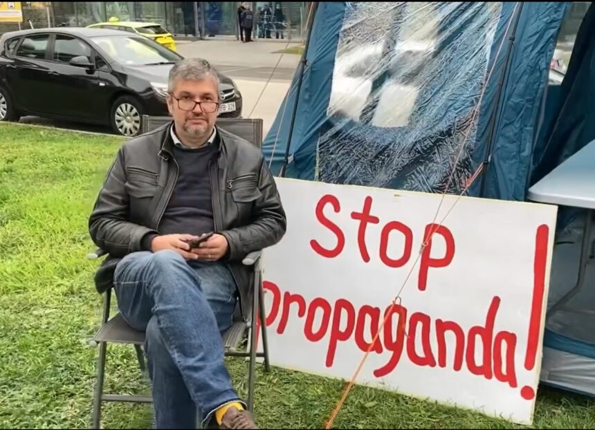 Hadházy Ákos szerint a követ nem kérni kellene a NER-oligarcháktól